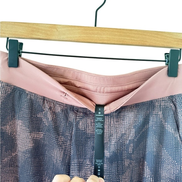 Lululemon T.H.E. Short 11" *Linerless
Illusion Red Dust Obsidian - Picture 2 of 5